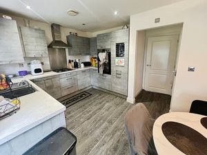 Kitchen diner- click for photo gallery